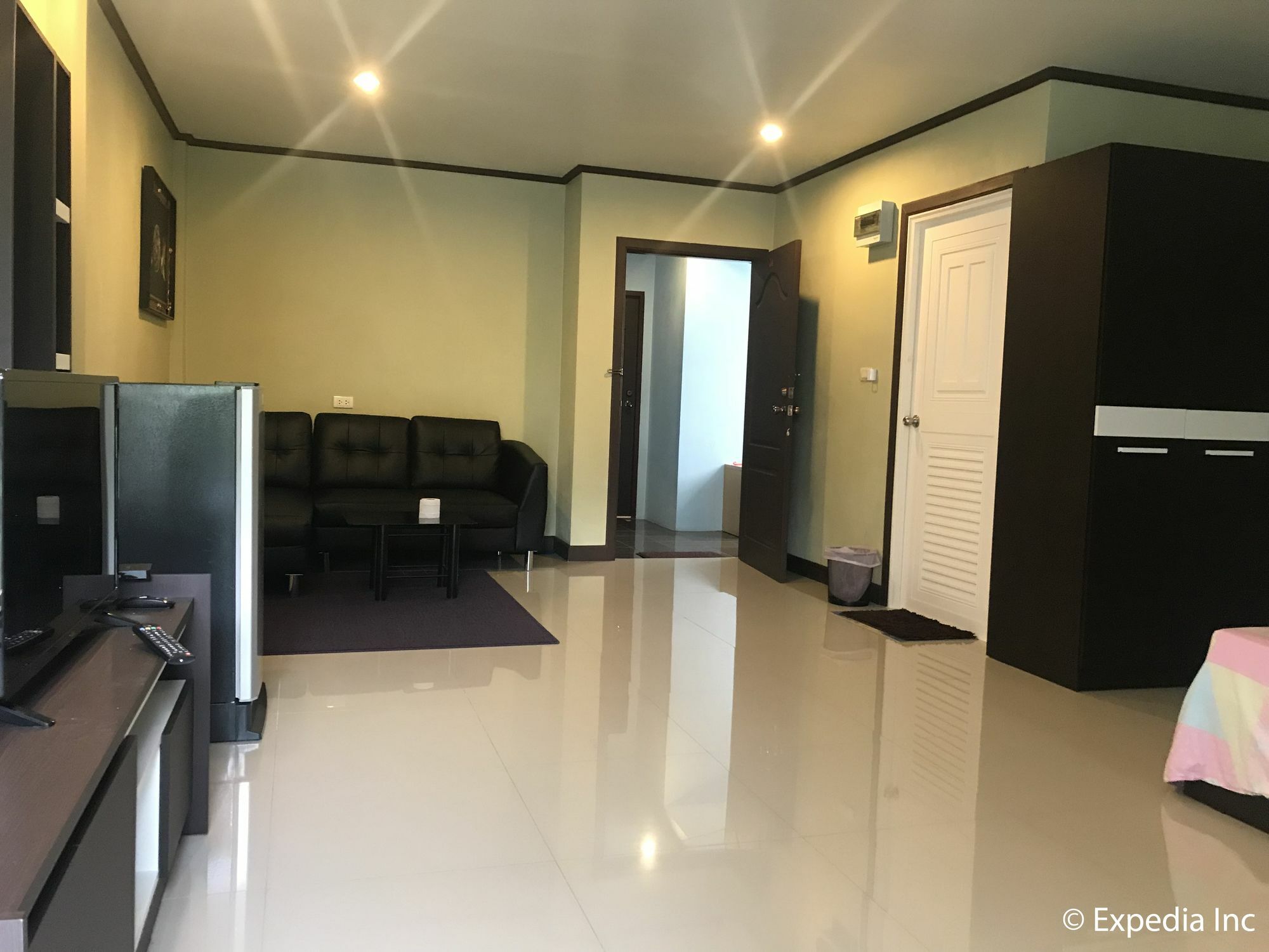 Burnout Guesthouse Паттайя Экстерьер фото