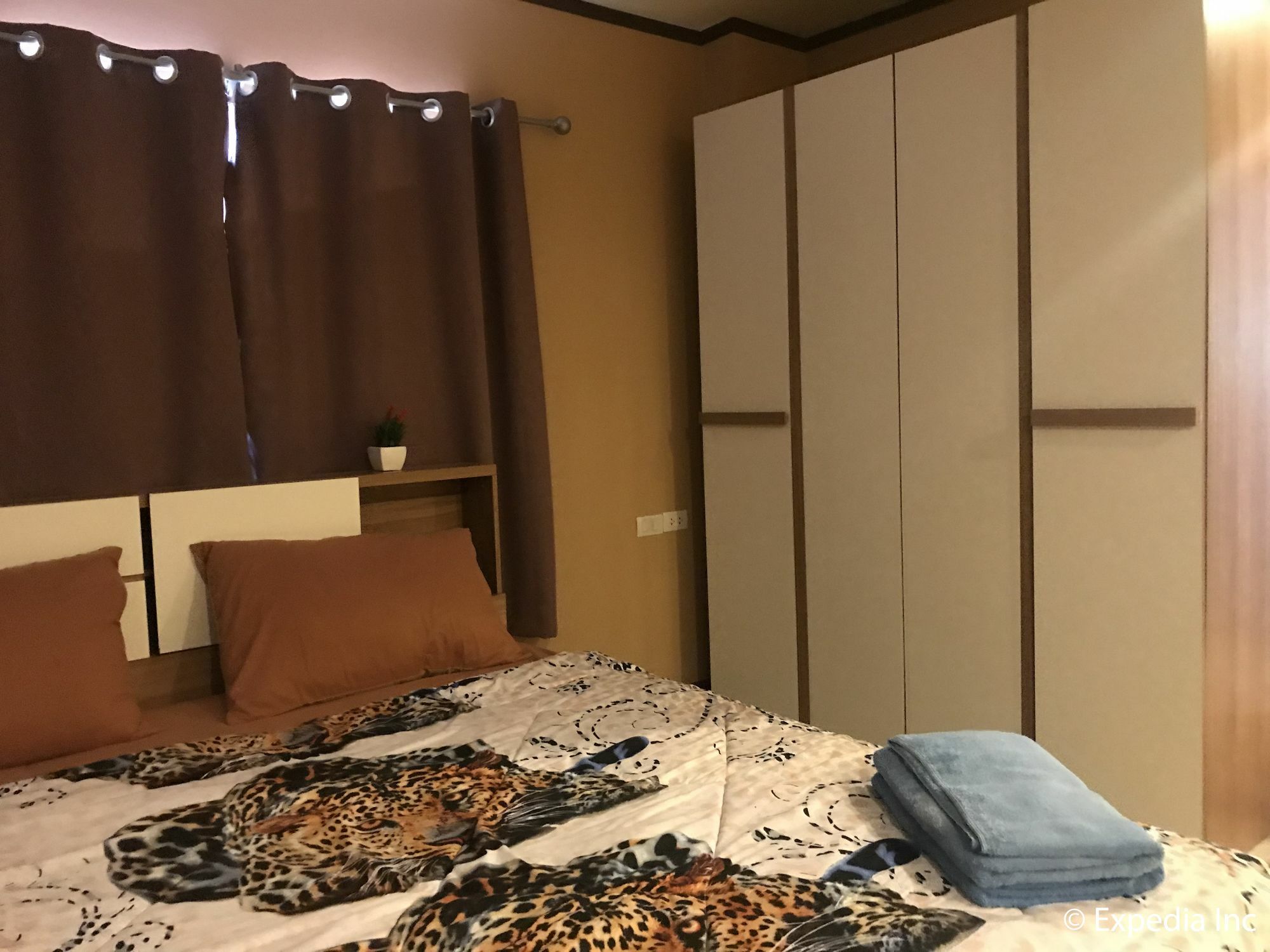 Burnout Guesthouse Паттайя Экстерьер фото
