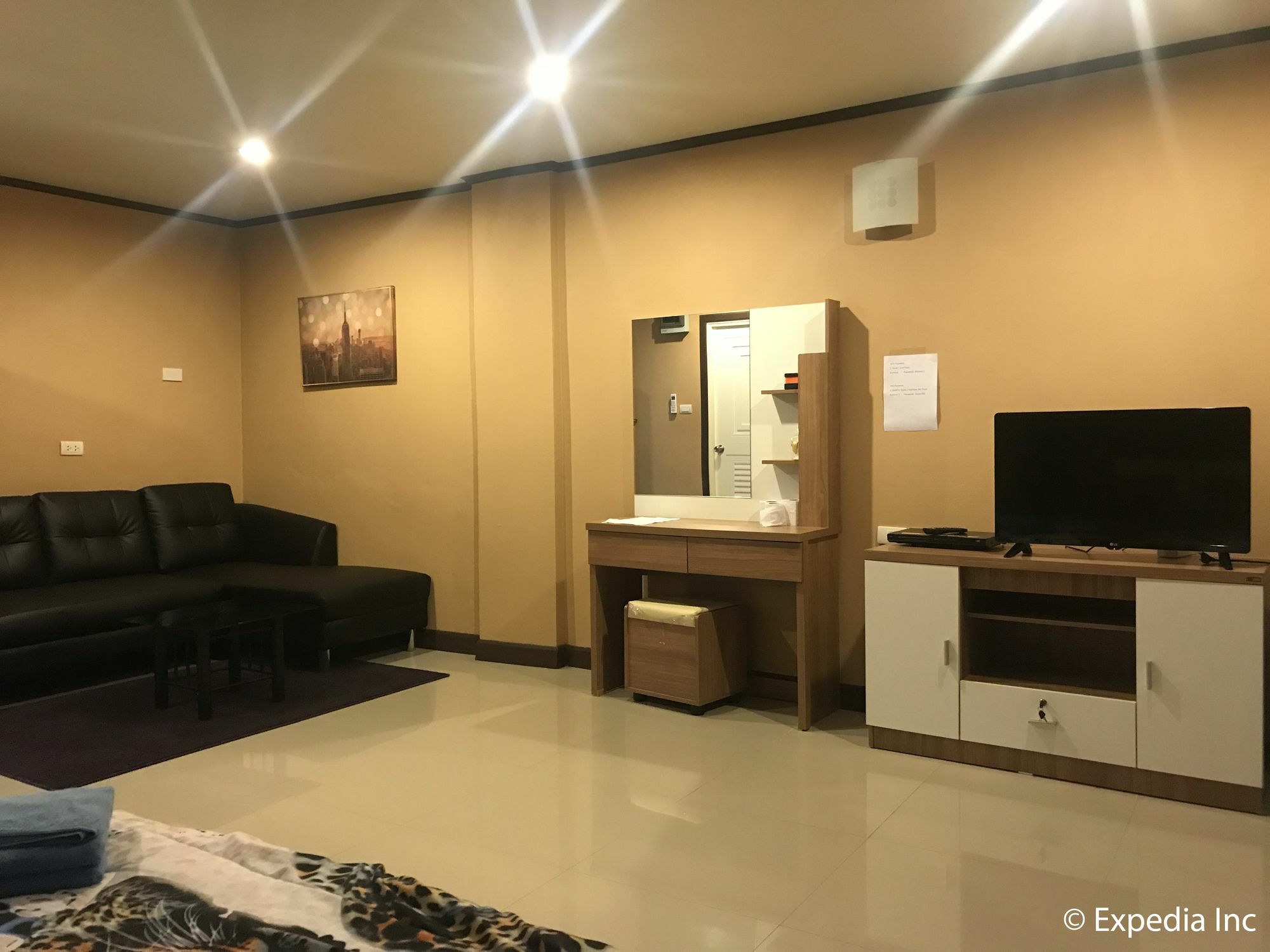 Burnout Guesthouse Паттайя Экстерьер фото