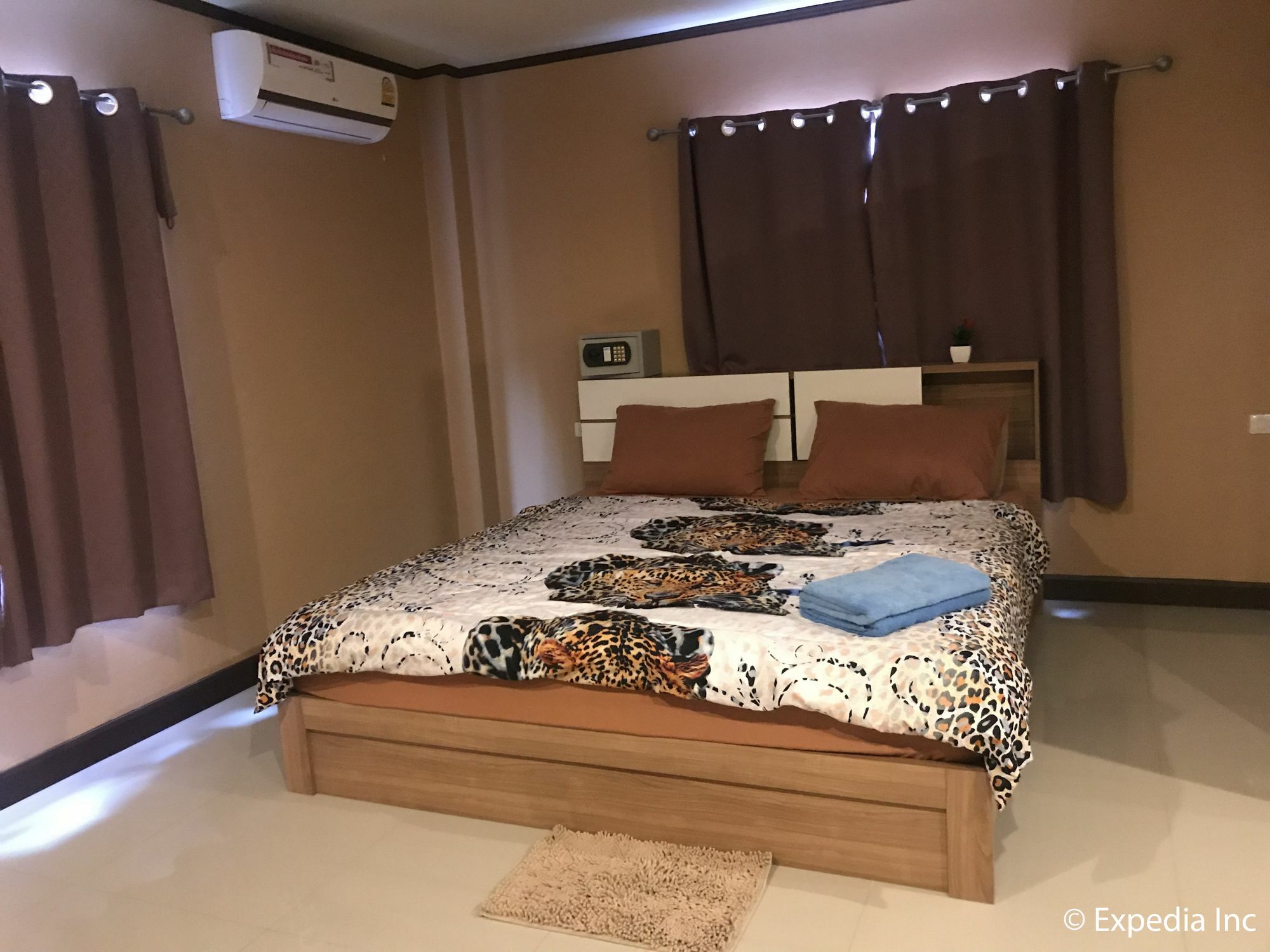 Burnout Guesthouse Паттайя Экстерьер фото